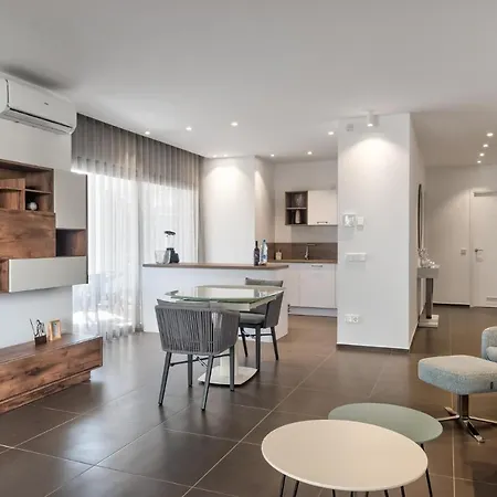 בית נופש Ancor 2-4 Pool View 2b *