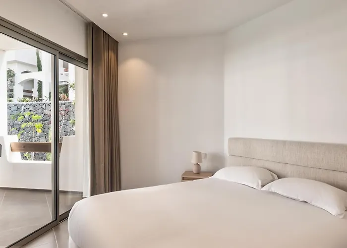 Ancor 2-4 Pool View 2b Feriehus