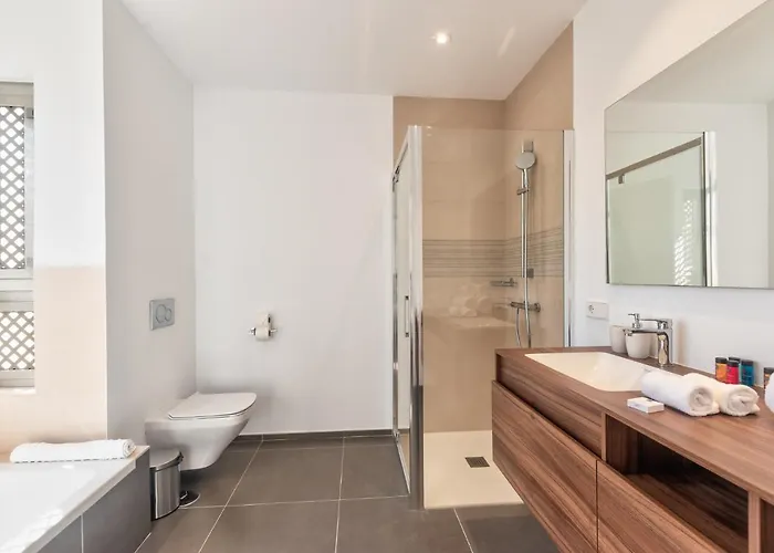 Ancor 2-4 Pool View 2b * Palm-mar